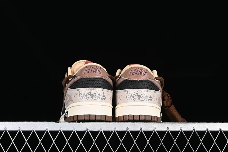 All categories Nk SB Dunk series Nk SB Dunk Low low-top sneakers Nk Dunk Low Panda Prank-Street Graffiti Line graffiti distressed SB strap low-top casual sneakers DR9704-200